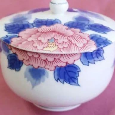 有田焼 有田有陶作 色牡丹絵柄 蓋付湯呑 2客新品未使用 弥左エ門級