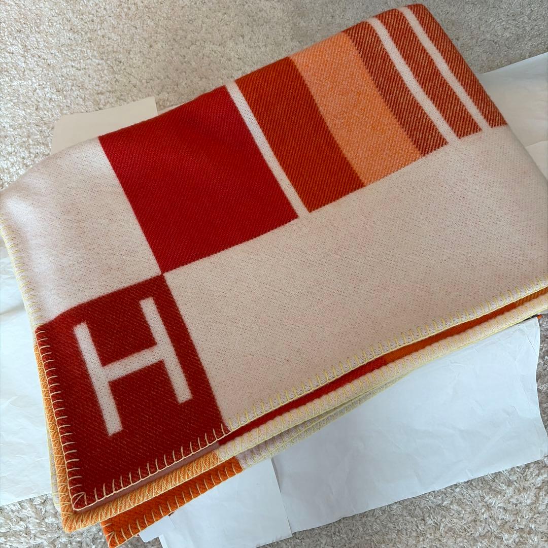 未使用品 HERMES エルメス ブランケット プレード 赤 アヴァロン