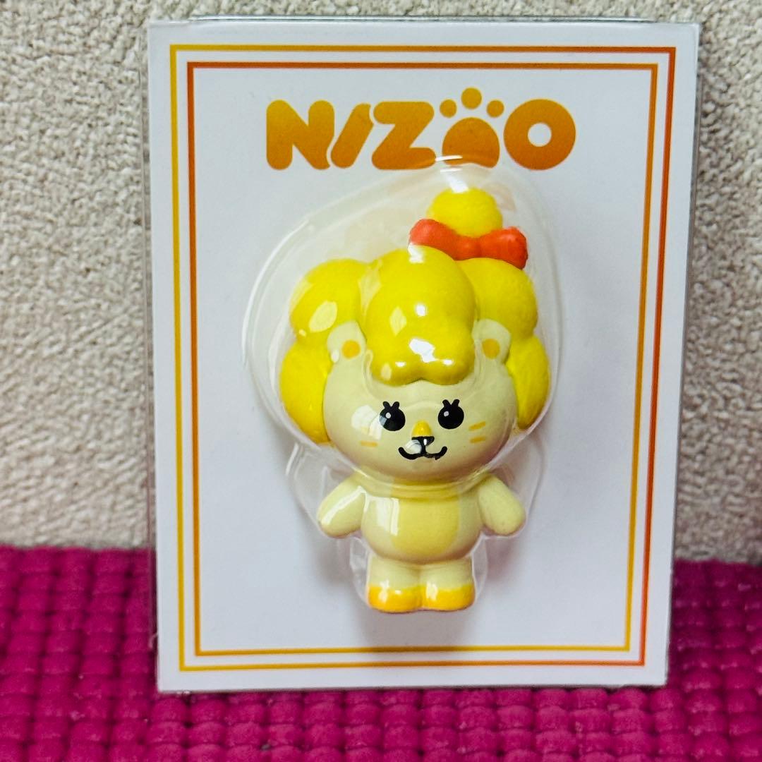 NiziU Nizoo マコ ラコ マスコット ミニチュア フィギュア 、 - メルカリ