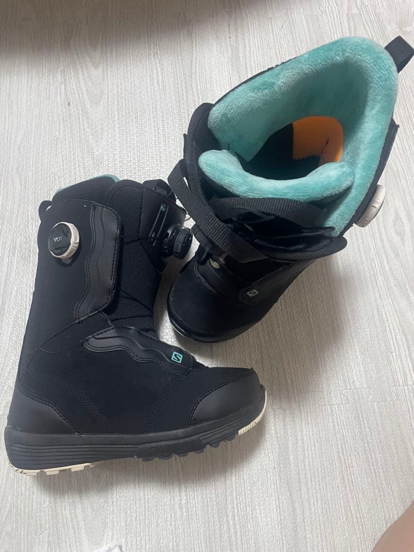 かみむー　　美品　Salomon 子ども用スノーボードブーツ ブラック サロモン（SALOMON）（キッズ）ジュニア スノーボードブーツ ダイヤル