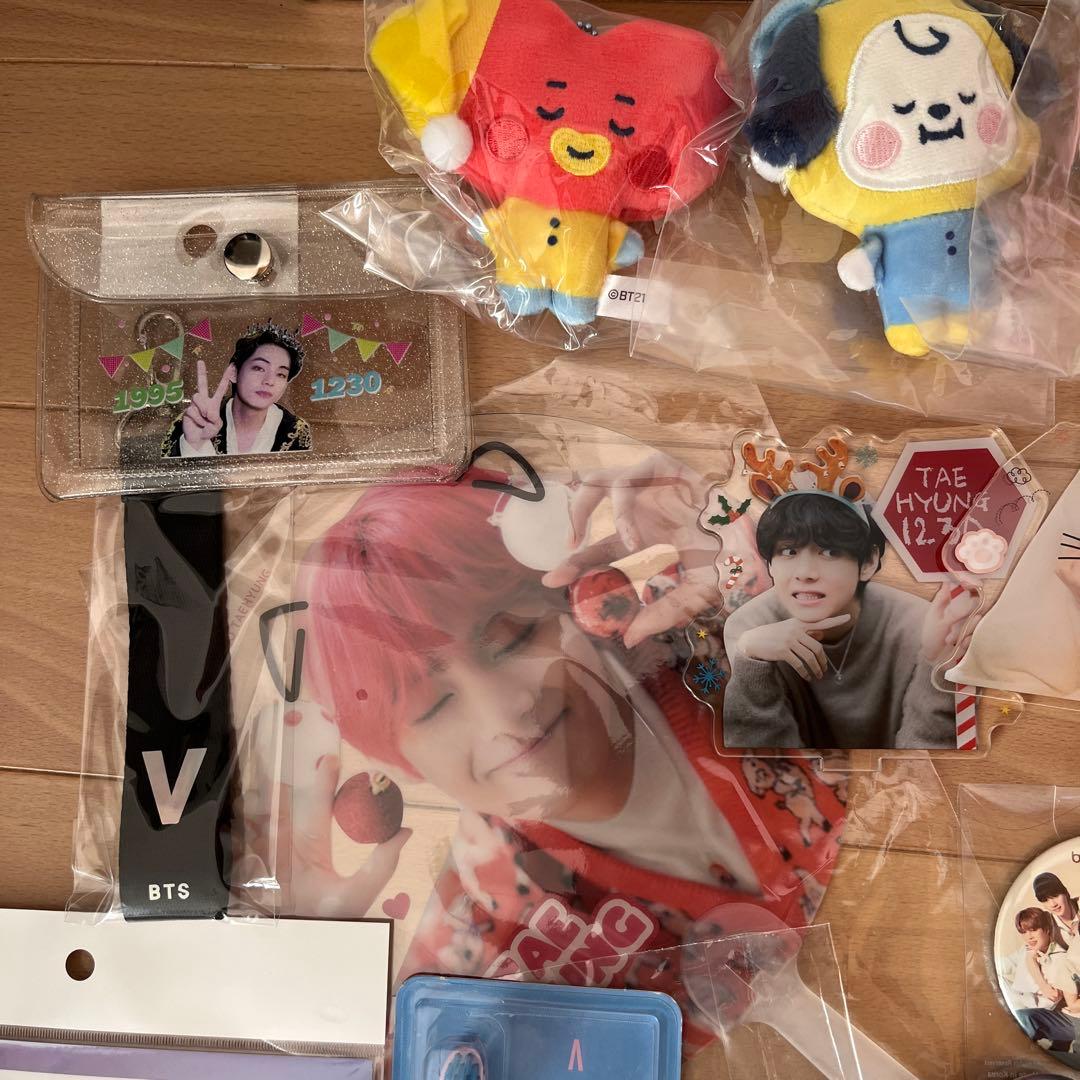 BTSグッズまとめ売り - メルカリ