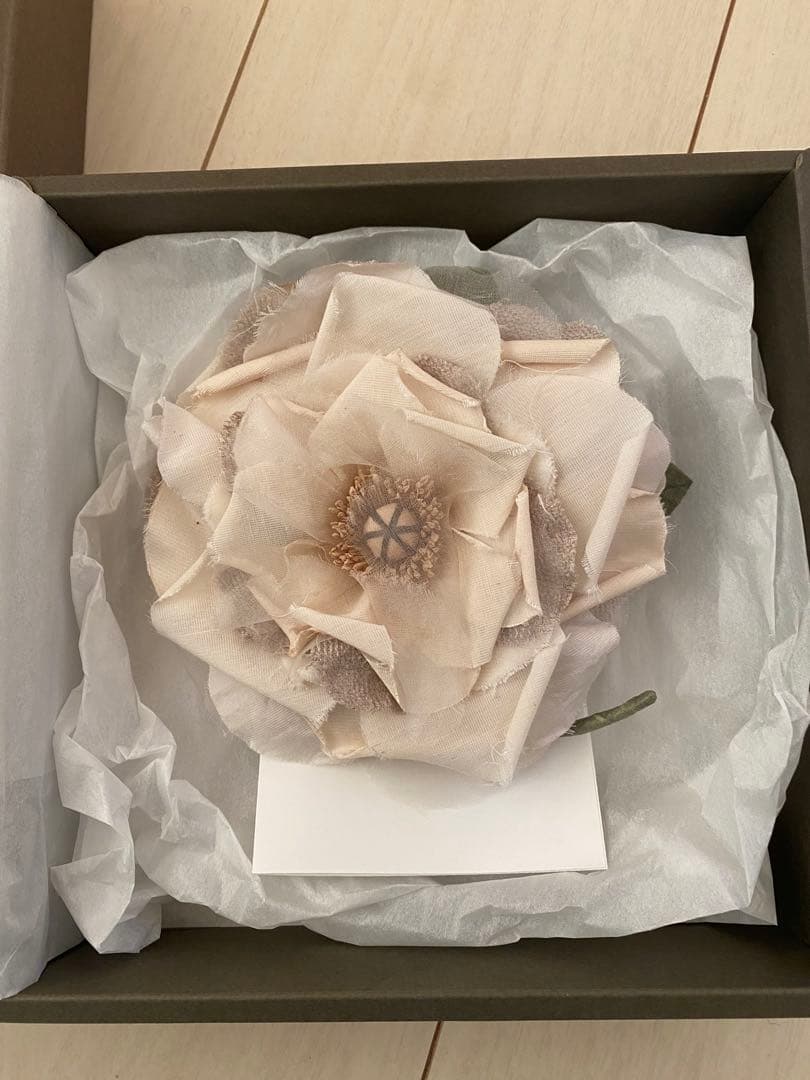 GASA 「幻実と現実」コサージュ　ナチュラル　未使用品 楽天市場】コサージュ シェリー【BN】[自然素材 ナチュラル オシャレ