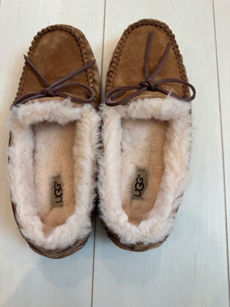UGG スエード モカシン チェスナット - メルカリ