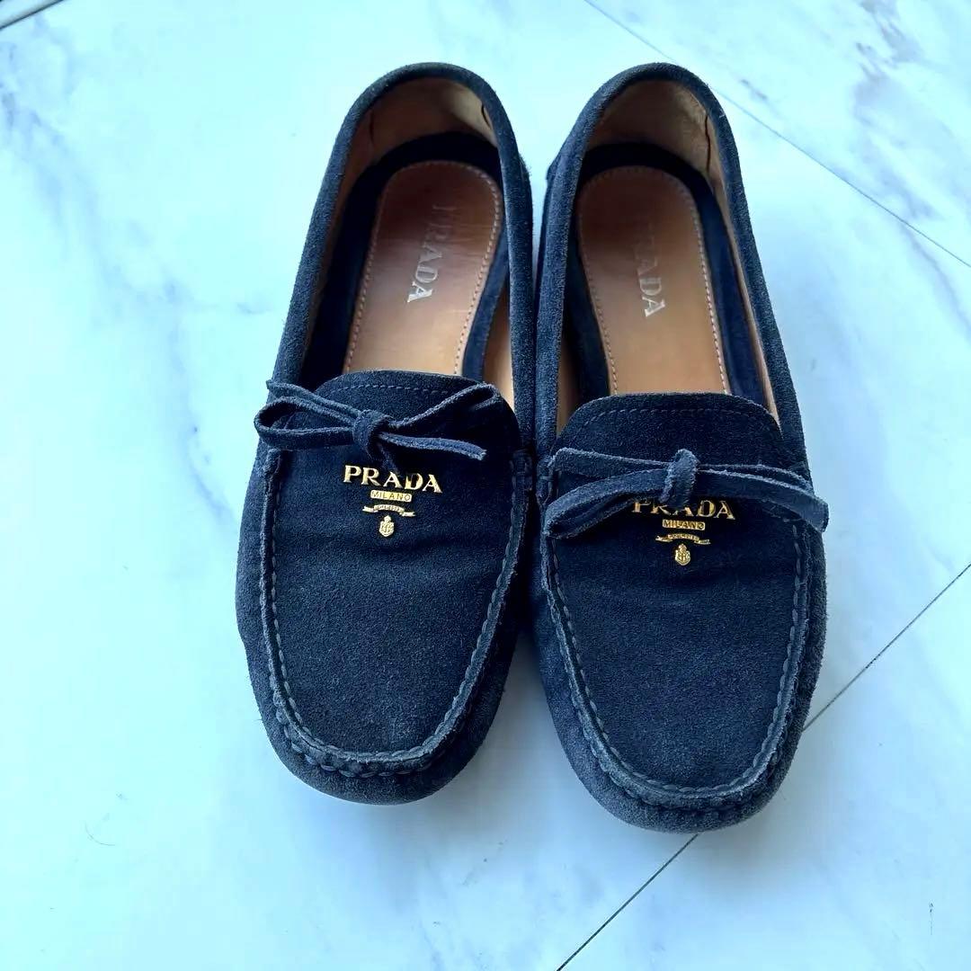PRADA ダークブルー スエード ローファー 紺色