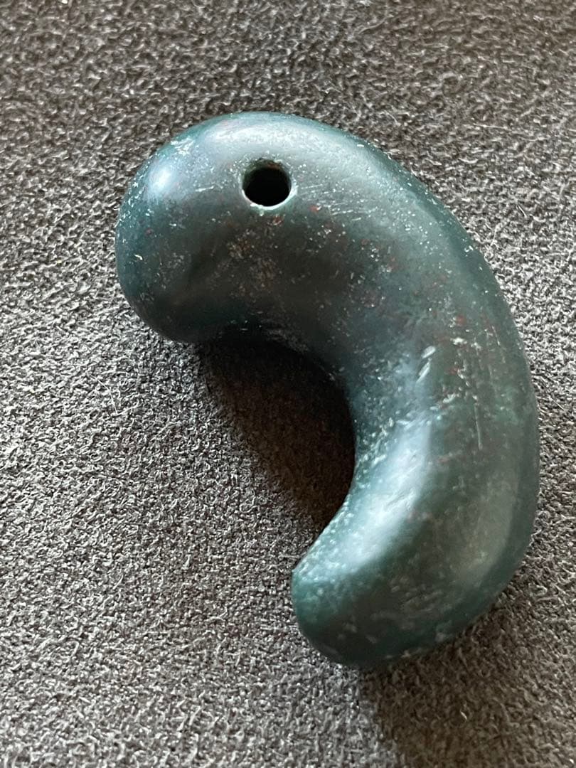 古墳期 出雲石（青瑪瑙）勾玉 大型 出土品 4.7cm - メルカリ
