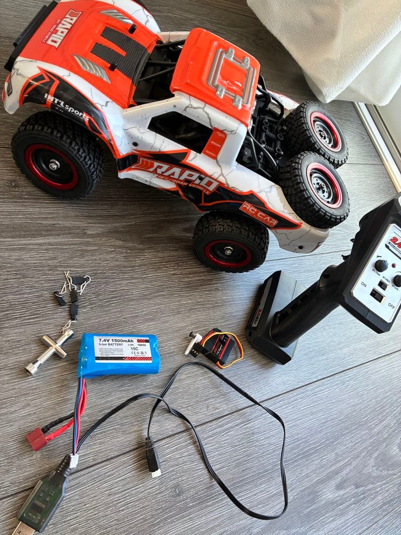 カスタム品 ラジコン 高速 メタルパーツ バッテリーは一個です