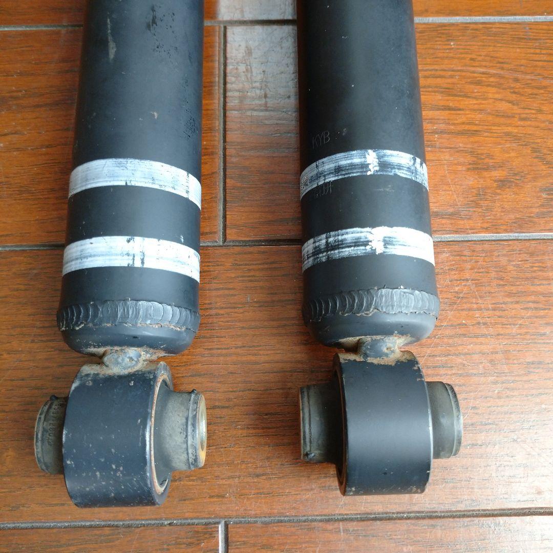 20アルファード ヴェルファイア リア純正ショック アブソーバー