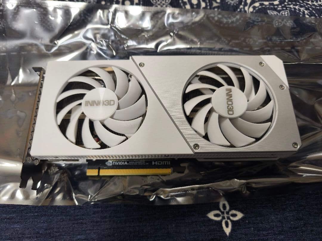 INNO3D GeForce RTX4060ti(8GB) ホワイトカラー INNO3D GEFORCE RTX™ 4060 TI 8GB TWIN X2 OC WHITE | INNO3D