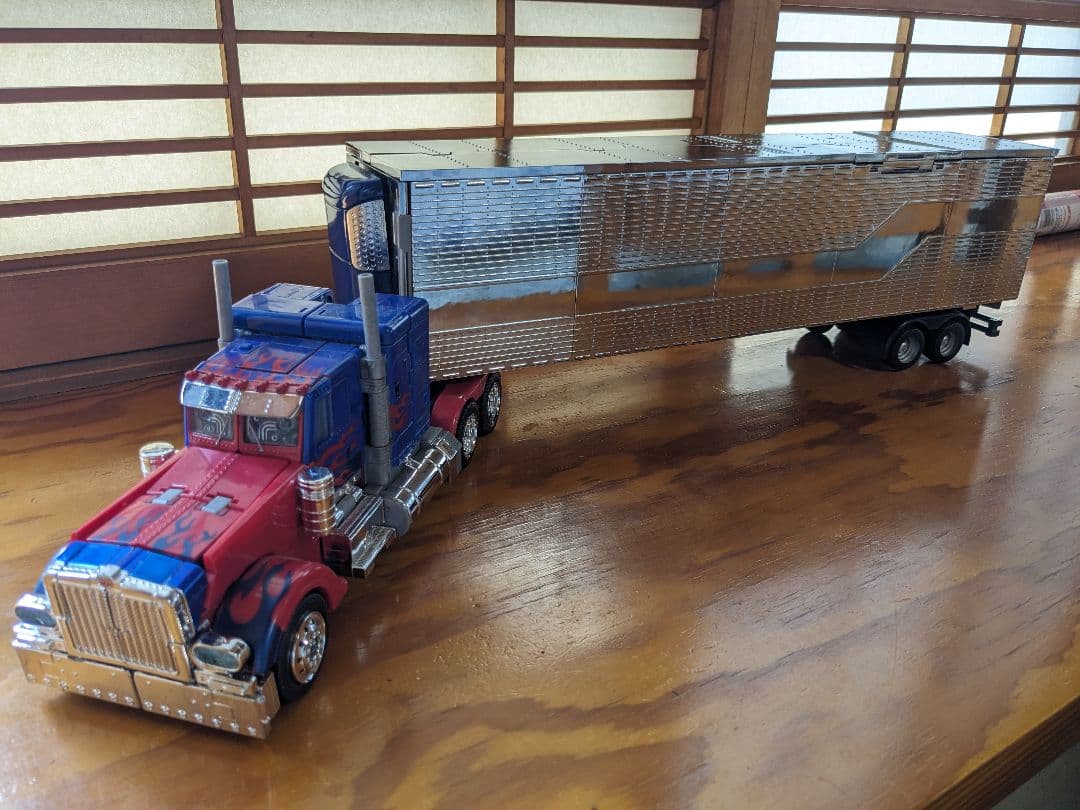 オプティマスプライム用コンテナ UFO TOYS トランスフォーマー - メルカリ