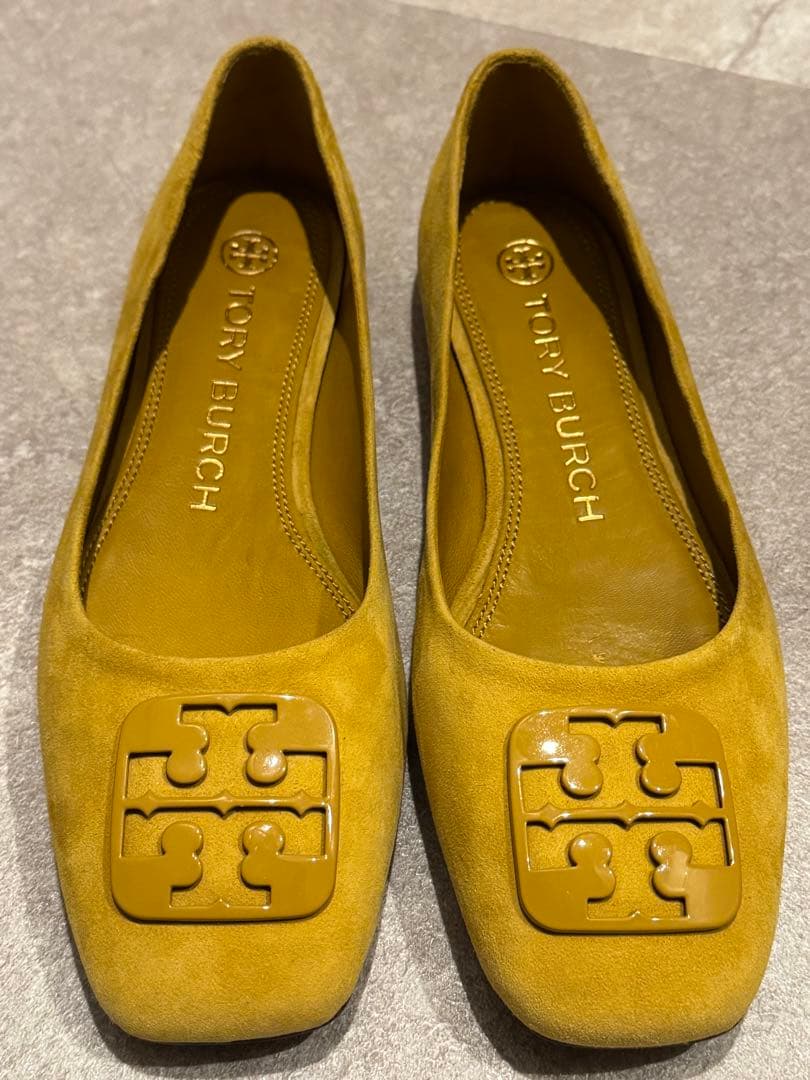 Tory Burch 23.5cm フラットシューズ スエード 黄色 ロゴ