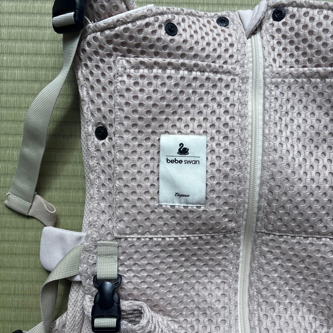 べべスワン抱っこ紐サンドベージュ - メルカリ