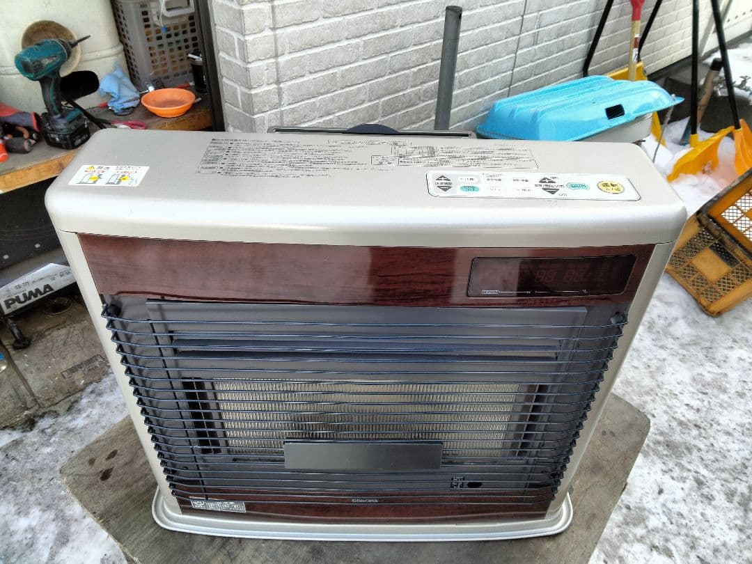 札幌発引き取り及び近郊配達限定出品コロナFF床暖対応石油ストーブ2013