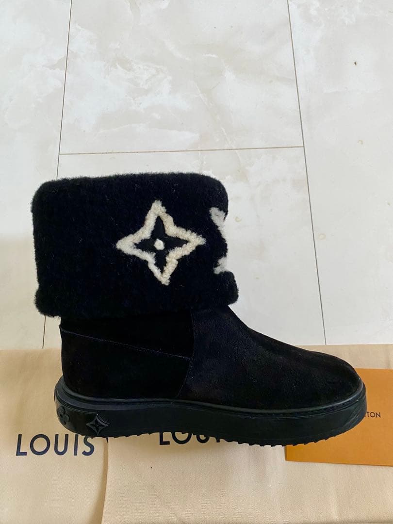 23年製 ルイヴィトン スノードロップ ムートン ショート ブーツ 24.5cm