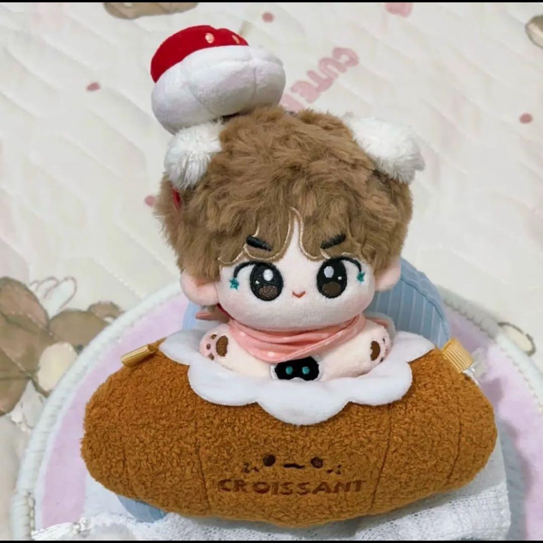 BTS ジン 10cm ぬいぐるみ 新品 マスター B98670447 オン