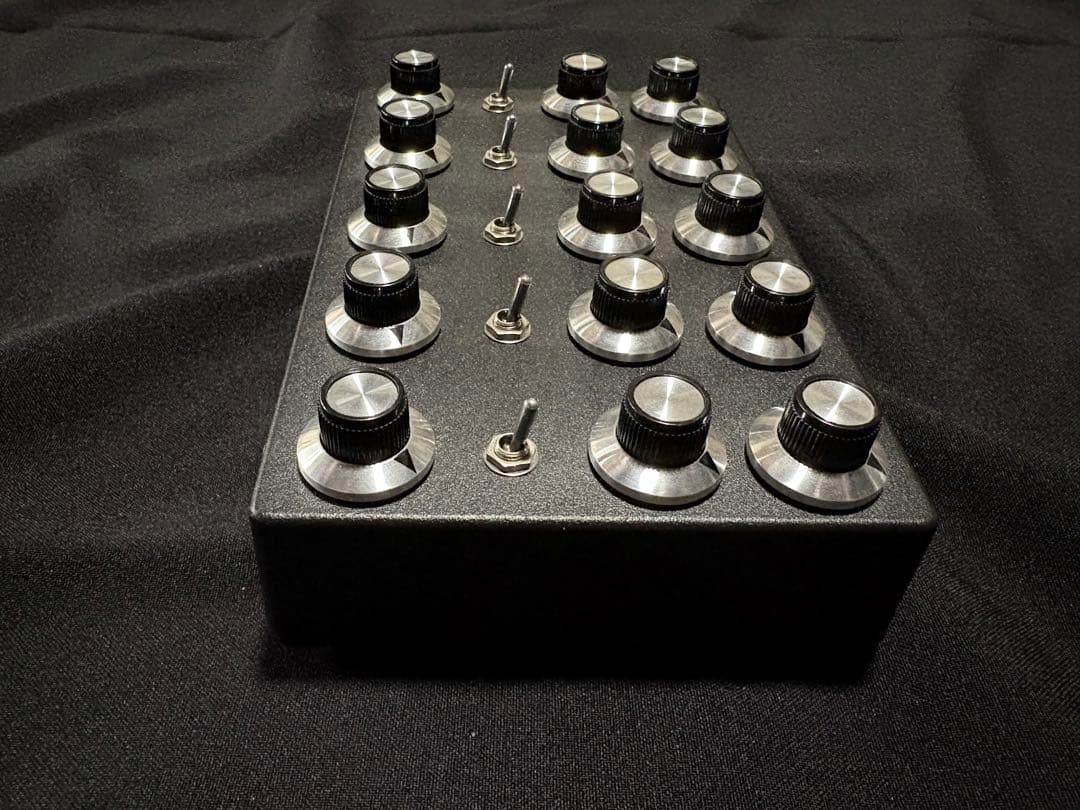 JMT Synth NOSC-10 ドローンシンセ ノイズマシン