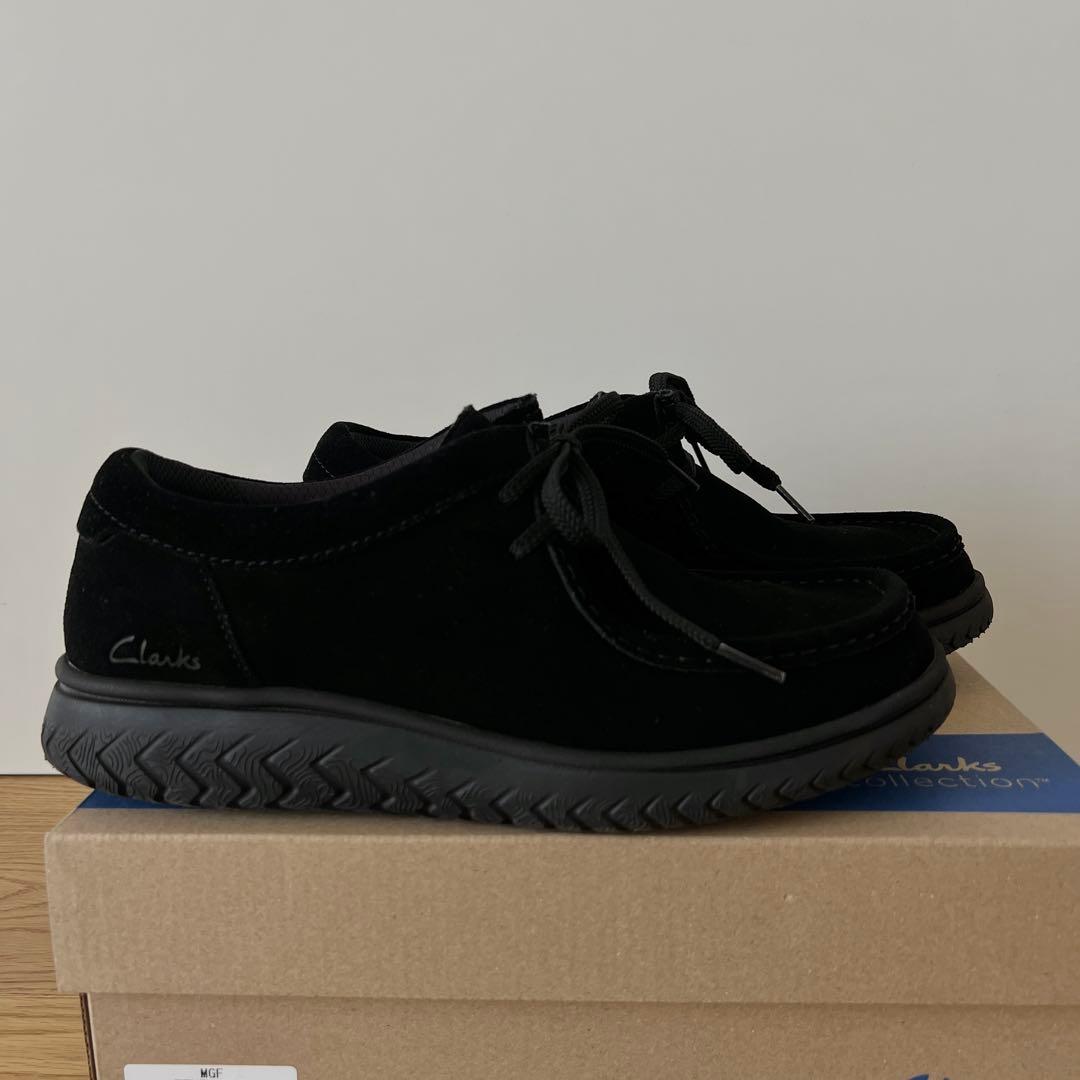 Clarks RelaxLite Low Black Suede UK8 1/2 - メルカリ