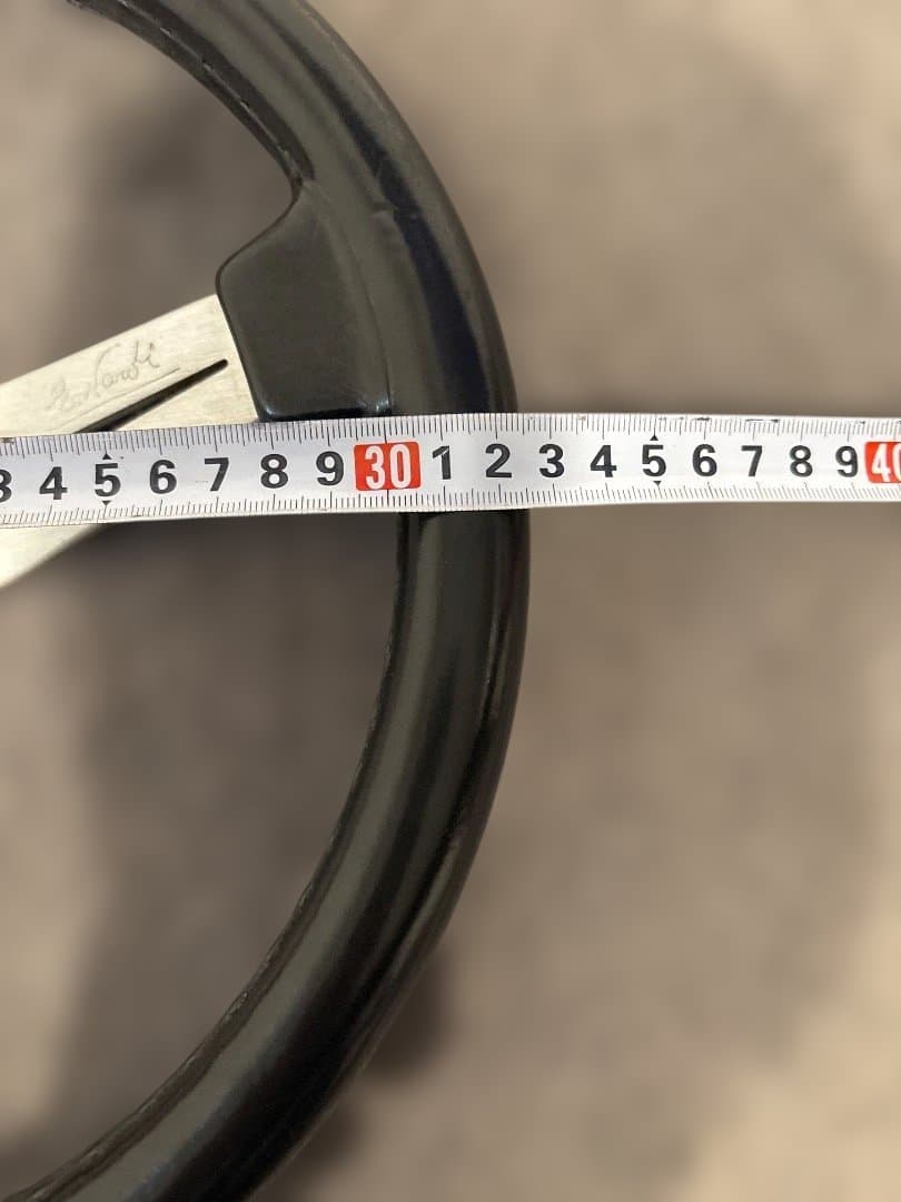 ナルディ製 3本スポーク ステアリングホイール32パイ ナルディ製の3本