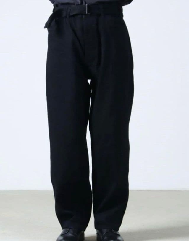 comoli　24ss　ベルテッドデニムパンツ COMOLI デニム ベルテッドパンツ | 大阪心斎橋のメンズ洋服のセレクト