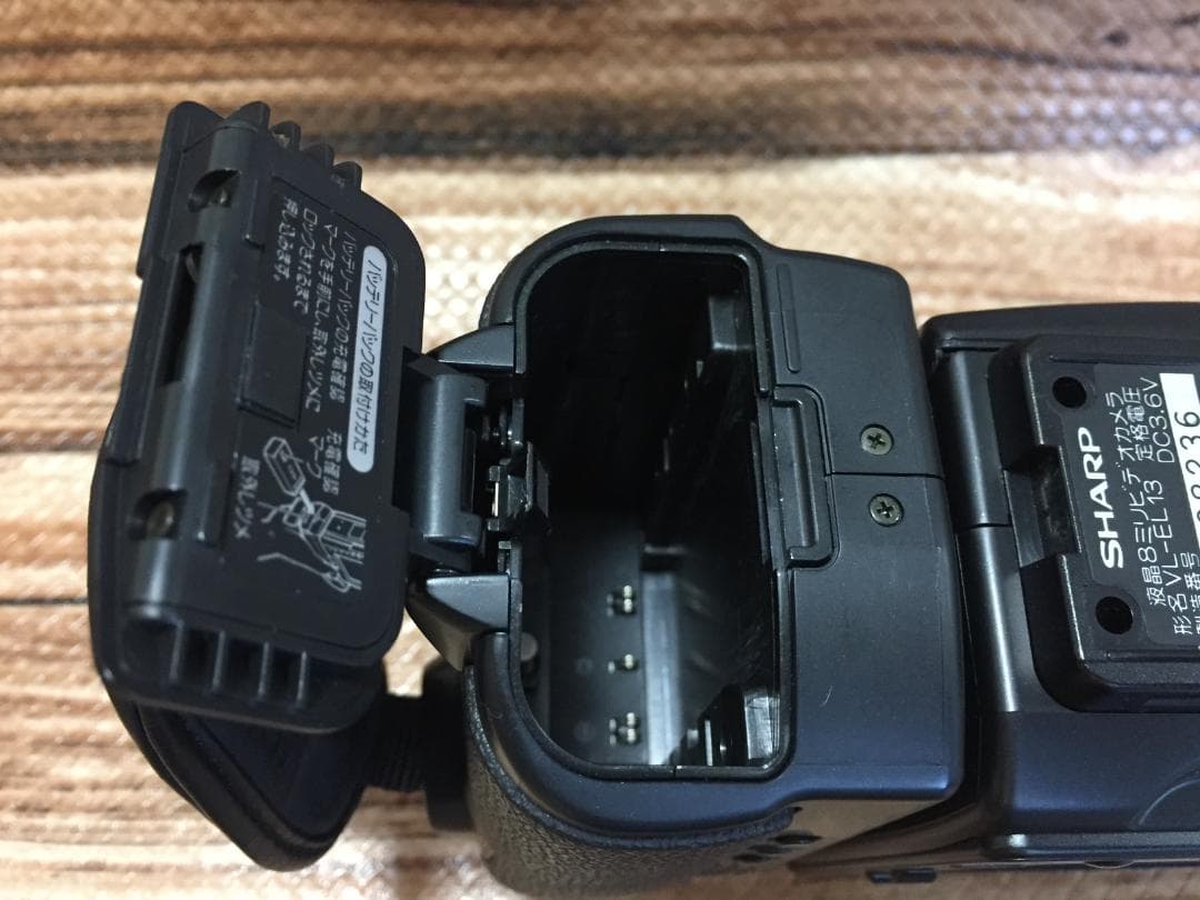 撮影再生ダビングOK　美品　SHARP　VL-EL13　付属品有　Video8