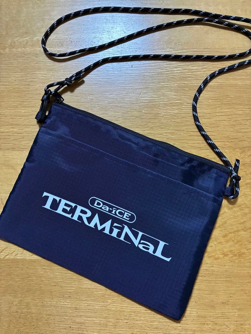伊*織様 Da-iCE TERMiNaL 購入特典 サコッシュ - メルカリ