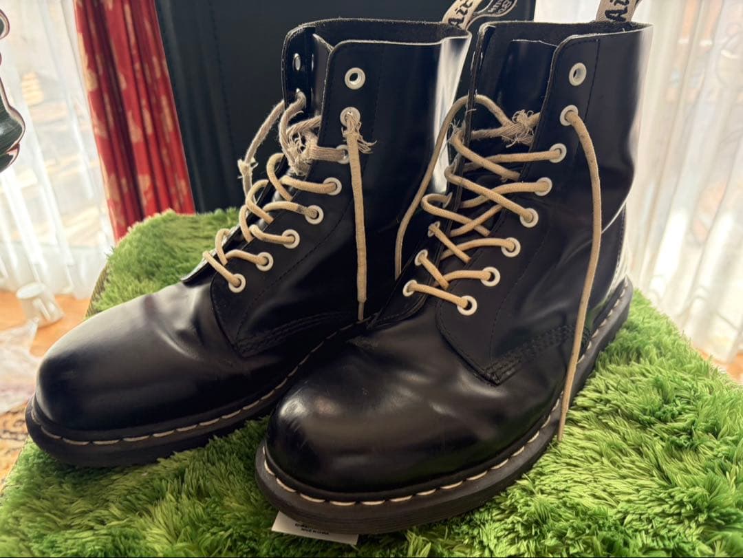 ドクターマーチン8ホール　ホワイトステッチ　ホワイトホール　ホワイトタグ 日本限定】1460 ZIP ホワイトステッチ 8 ホール ブーツ