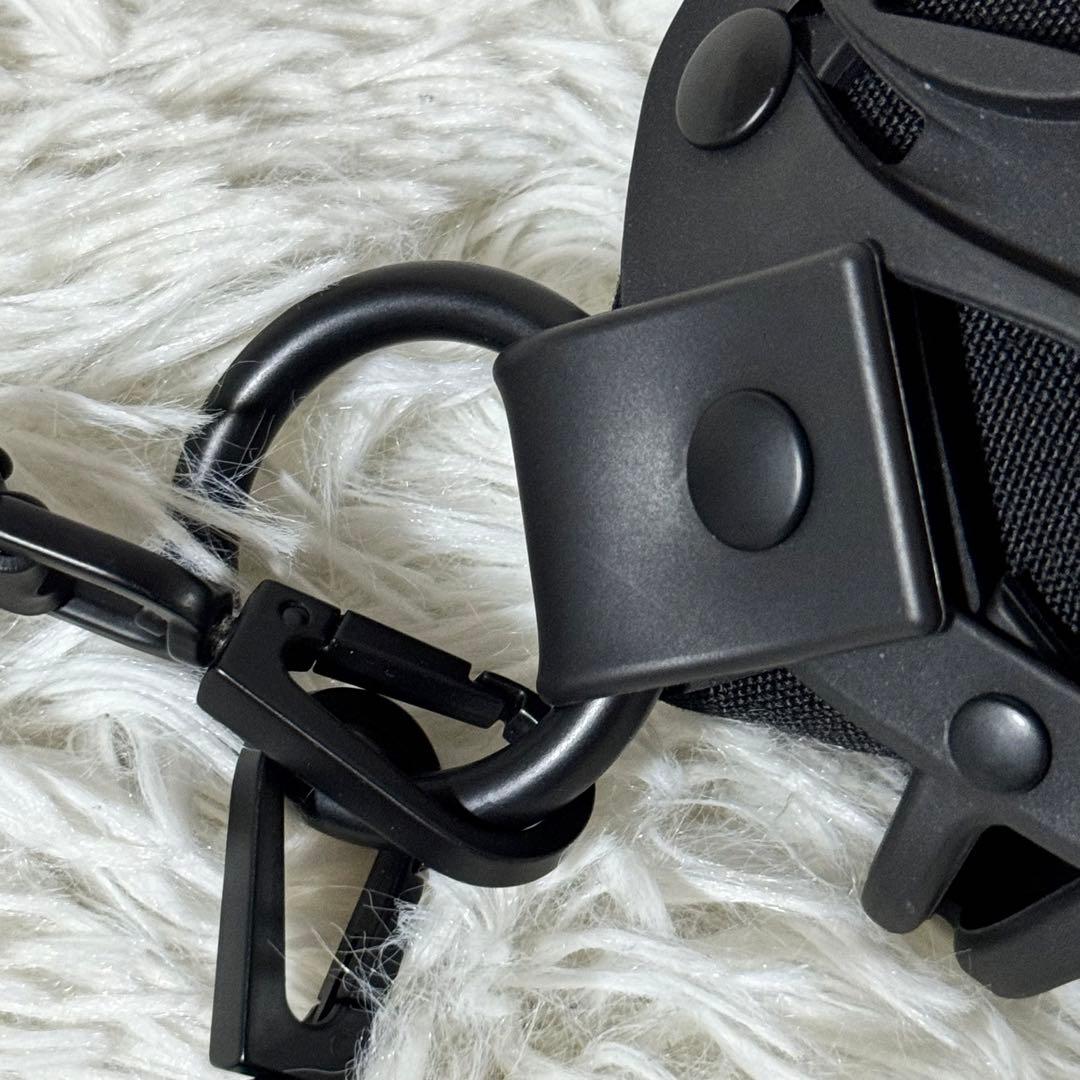 新品未使用✨INNERRAUM panelled phone pouch 完売品 - メルカリ