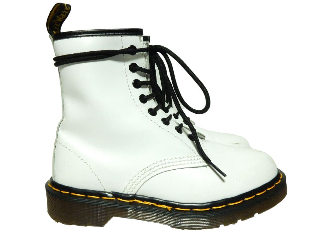 生産終了！イングランド製！ドクターマーチン8ホールUK4白ホワイト英国