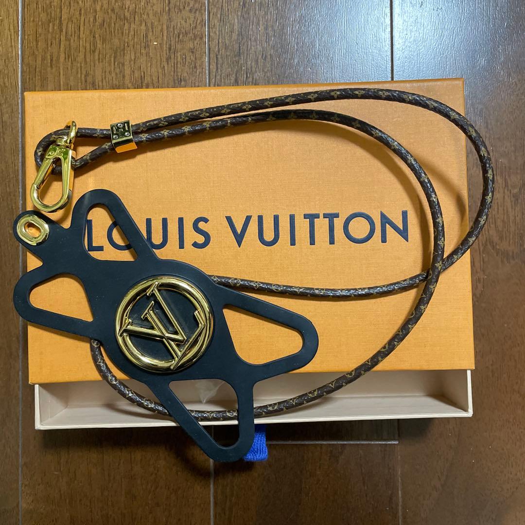【美品】ルイヴィトン スマホ ネックストラップ ホルダー付き LOUIS VUITTON（ルイ・ヴィトン） （未使用 展示品）ルイ ヴィトン