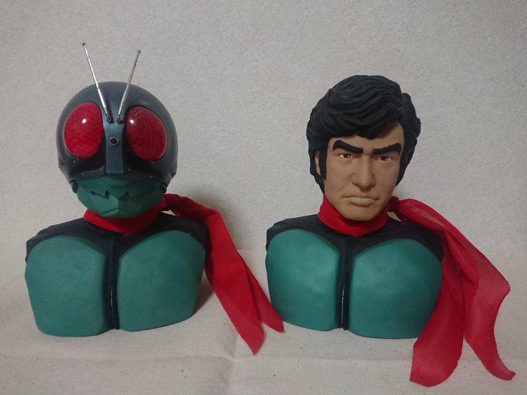 仮面ライダー と 本郷猛 のフィギュア Amazon.co.jp: TAMASHII NATIONS S.H.フィギュアーツ 仮面ライダー