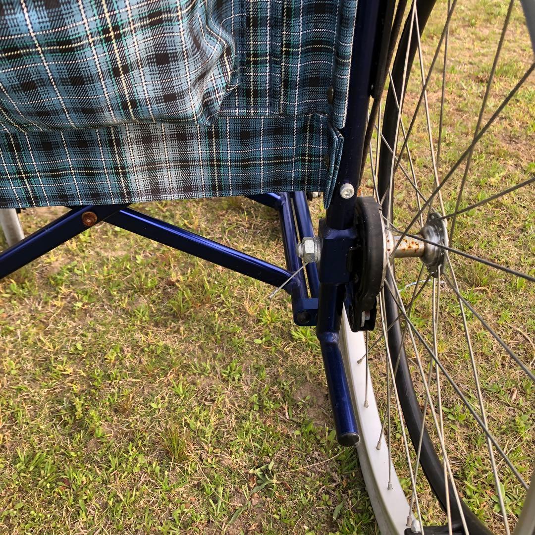 青とチェック柄 自走用車椅子