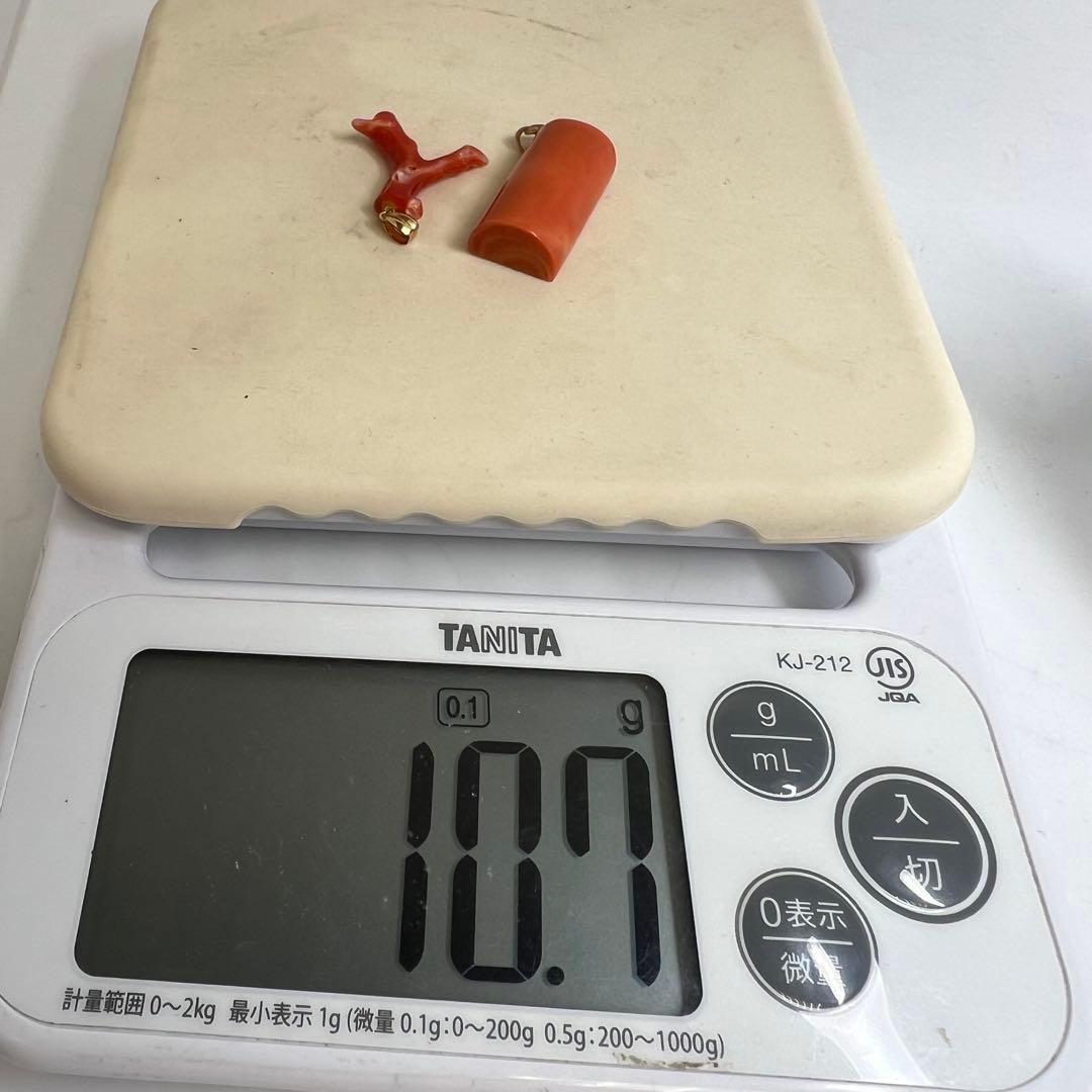 1K18刻印　ダイヤ入　本赤珊瑚　ネックレストップ　2点　10.7g