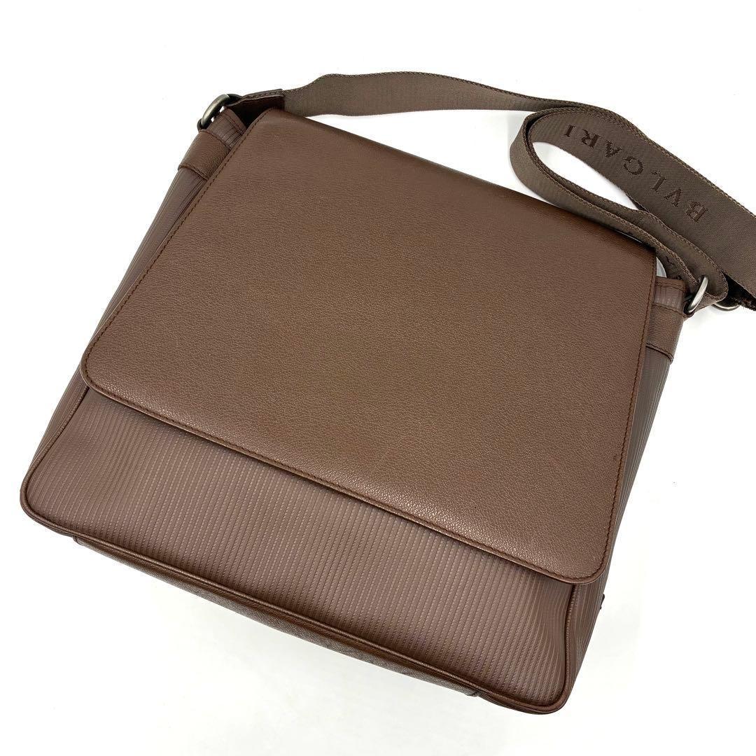 極美品 ブルガリ ミレリゲ ロゴプレート ショルダーバッグ A4収納可能