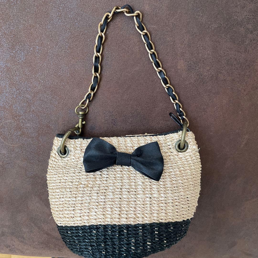 リボン付きベージュと黒のミニかごバッグ - メルカリ