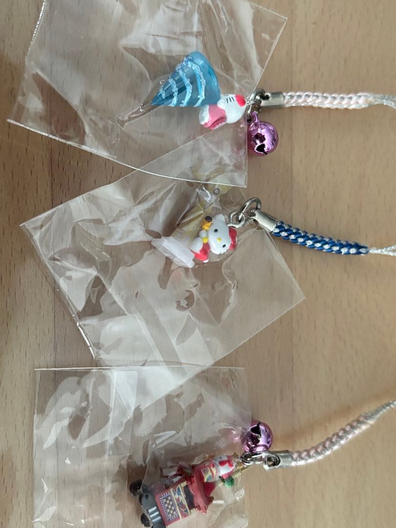 未使用】ご当地キティ根付け 3点 通天閣（蓄光）/ 徳島うずしお / 京都