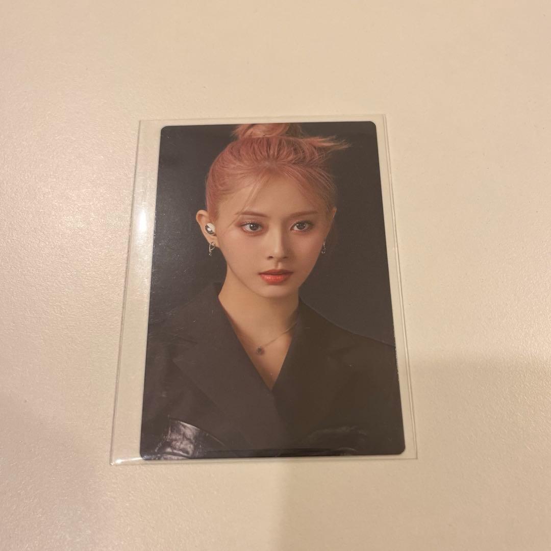 TWICE ツウィ】Between1&2 モノグラム 封入トレカ - メルカリ