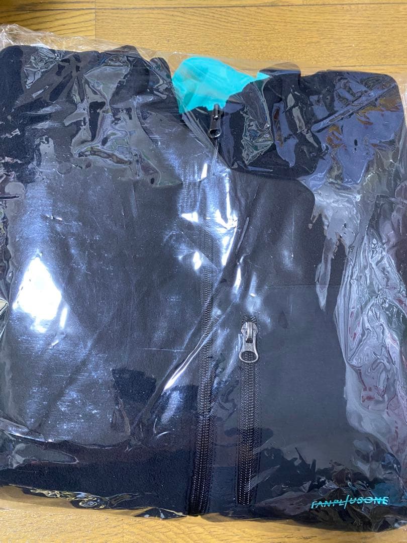 G-DRAGON 'FAM' MEETING Reveraible Jumper - メルカリ