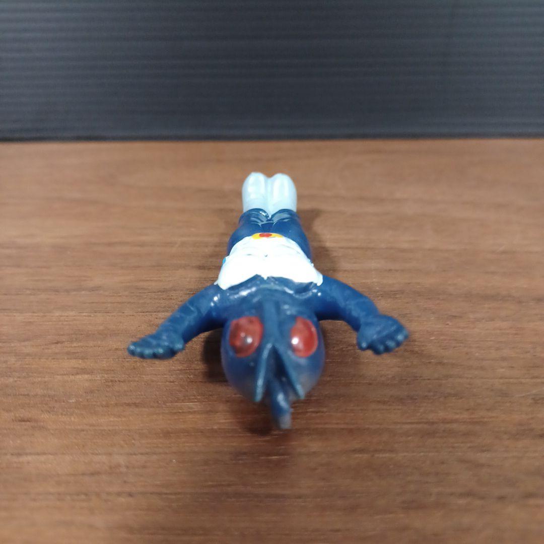 無版権 パチモノ「仮面ライダー」風ペンダント・トップ ミニソフビ