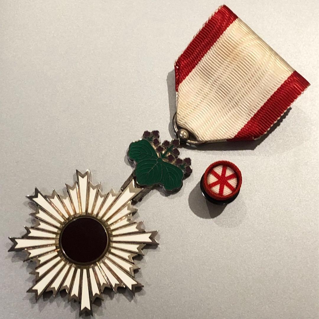 送料無料】 旧日本軍 陸軍 海軍 勲章 記章 勲六等単光旭日章 略綬 銀字