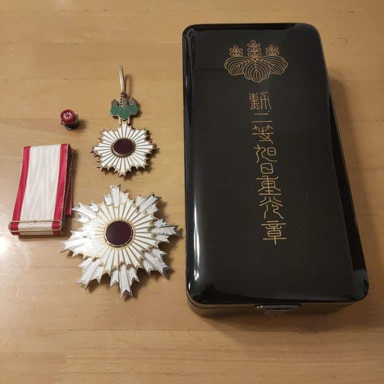 極美品! 完品】勲二等旭日重光章 略章 略綬付 本物保証 明治勲章 368