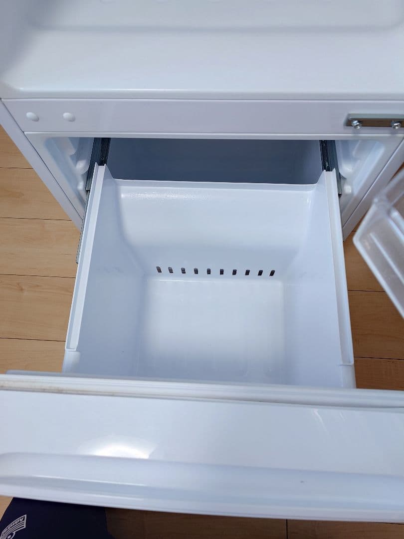 YAMADA ノンフロン冷凍冷蔵庫 YRZ-F15G1 - メルカリ