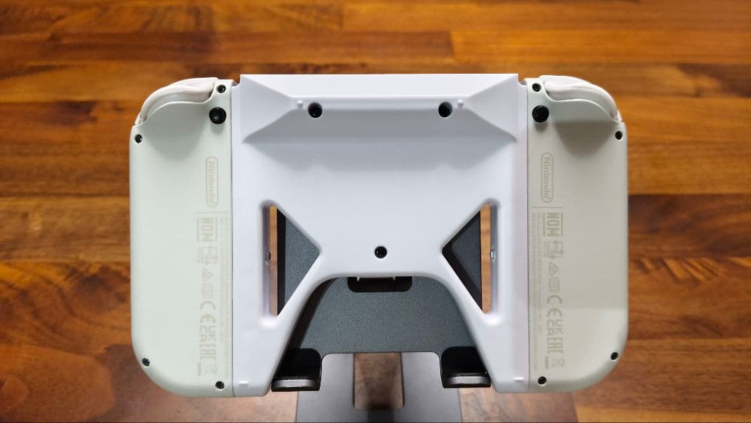 6月中】Joy-Con MagSafeアタッチメントコントローラー 白