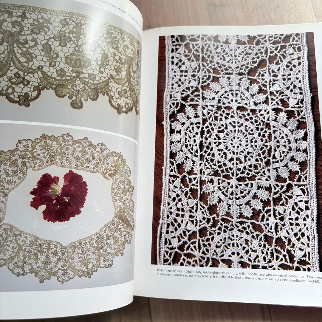 洋書】Graced by Lace: アンティークリネンとレースのガイド - メルカリ