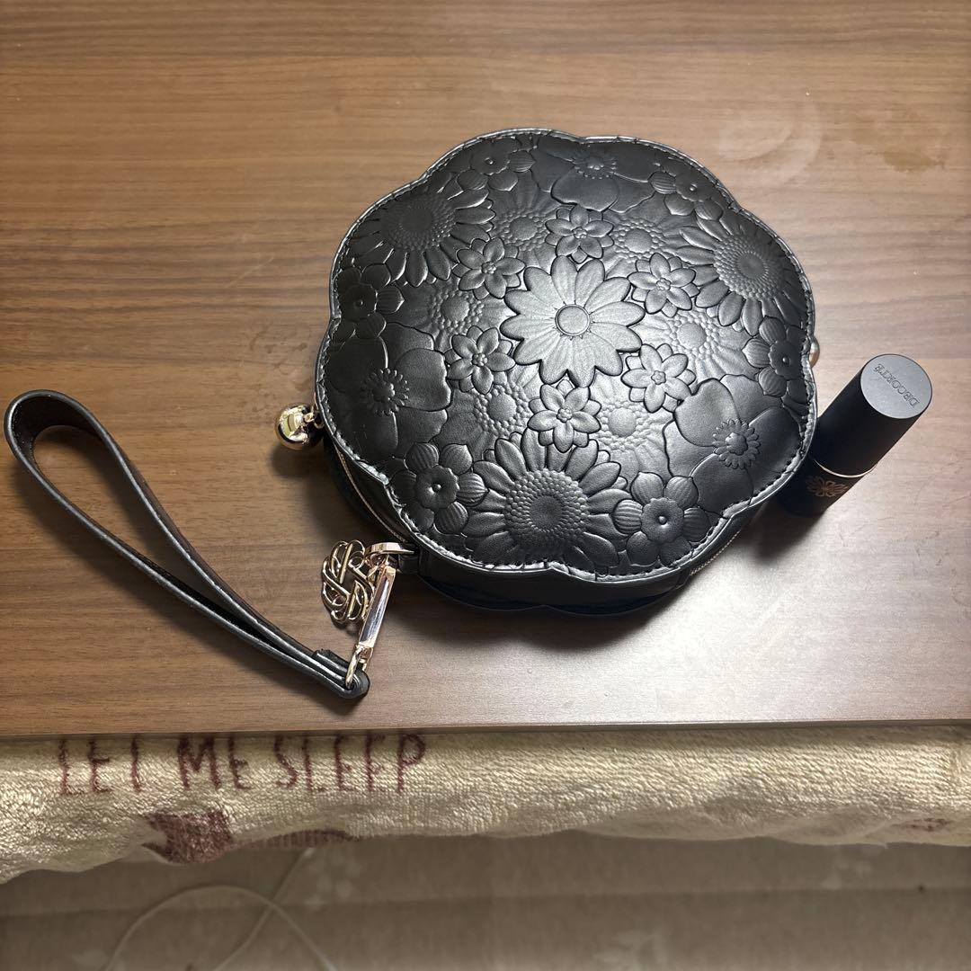 コスメデコルテ クリスマスコフレ 2025 リップ ポーチ 2点 - メルカリ