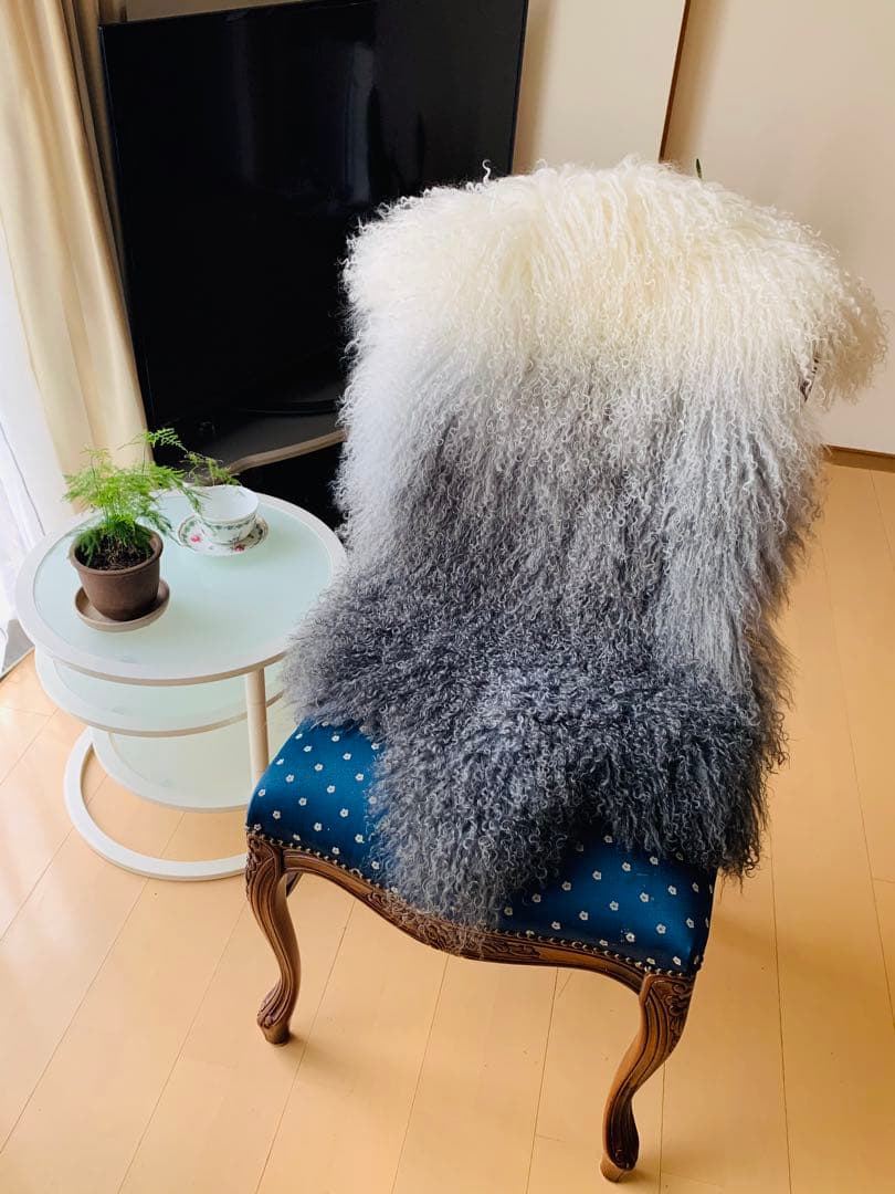 ひ*ぱ様 チベットラムフルスキン1匹物約60×95cmGY系 チベットラム フルスキン毛皮 1匹サイズ約60×95cm アイボリー