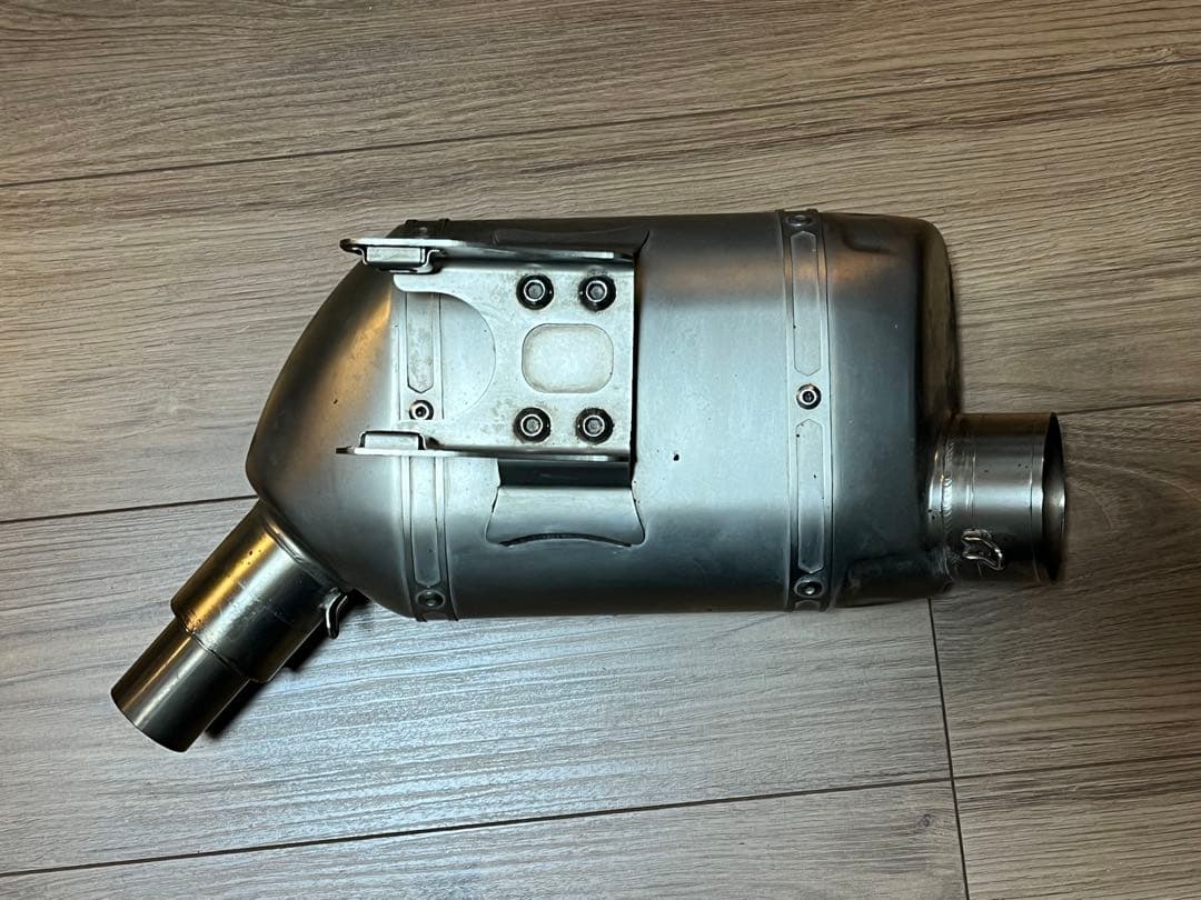 ヤマハ XSR700 欧州純正オプション アクラポビッチ 2本出しマフラー