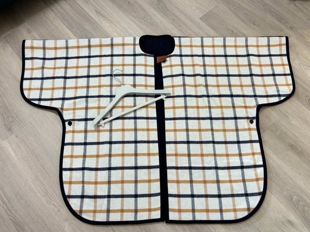 HERMES エルメス ポンチョ／ケープ チェック柄 - メルカリ