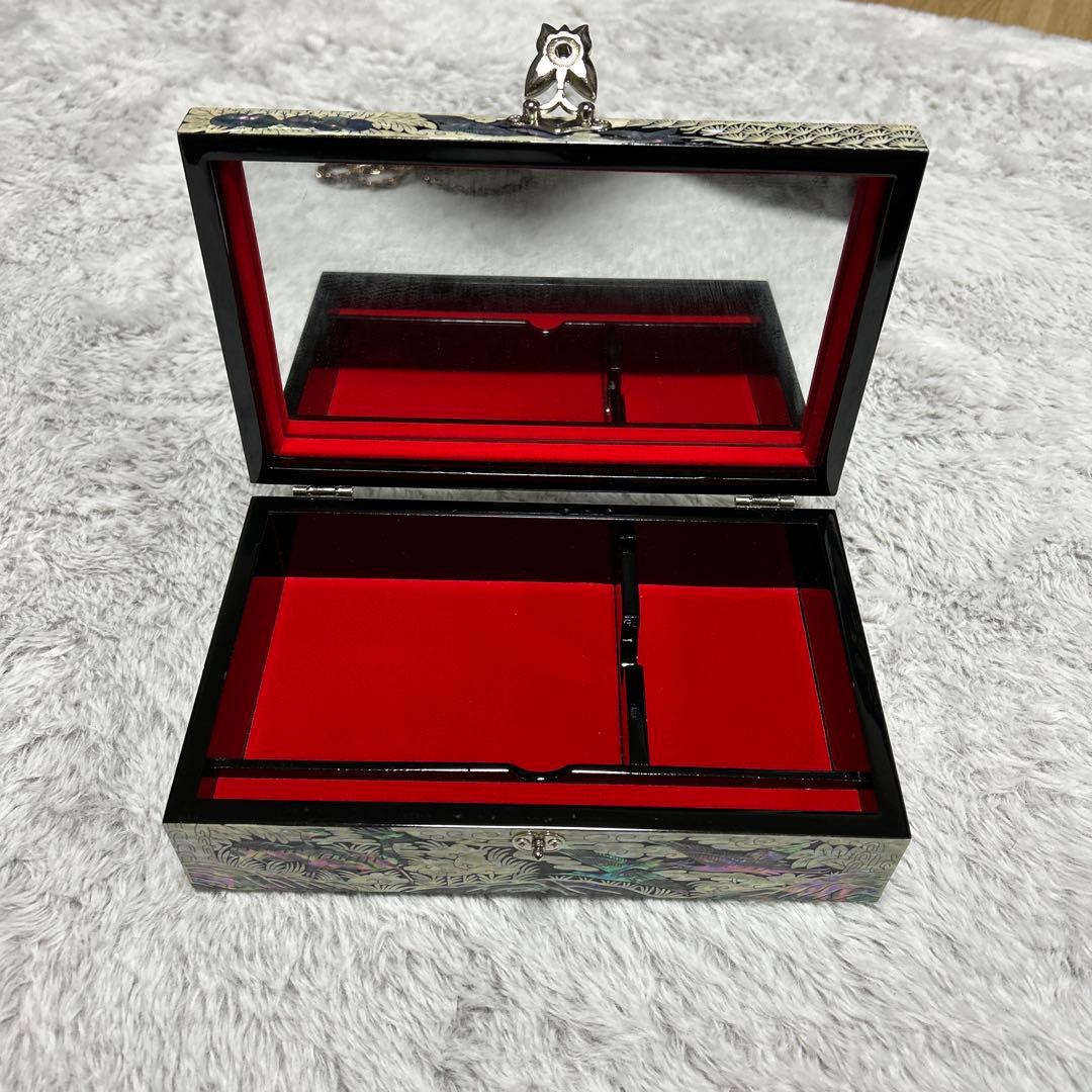 成官鎬印 螺鈿細工 蝶花唐草松鶴亀鹿図 ジュエリーケース