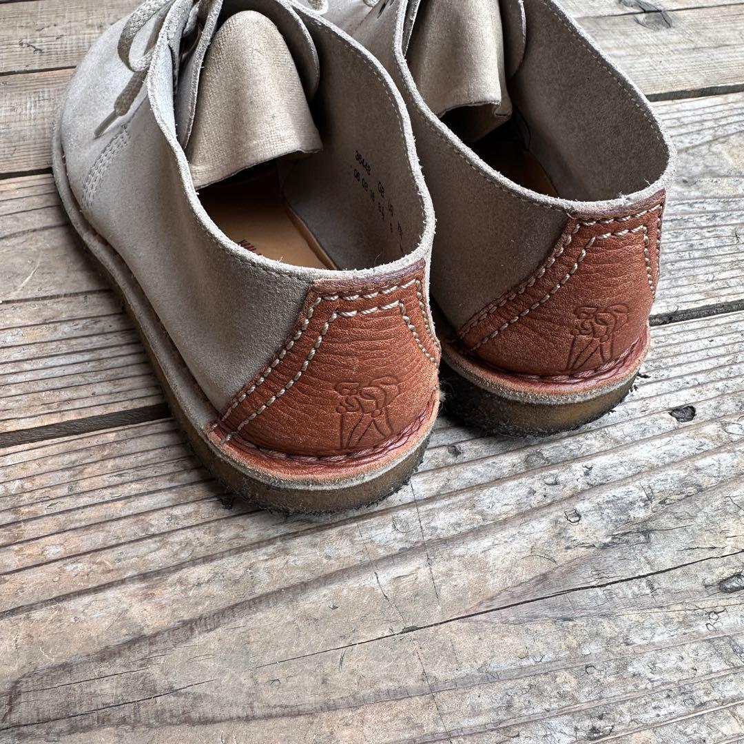 レア踵カラー クラークスデザートトレック US9 - メルカリ