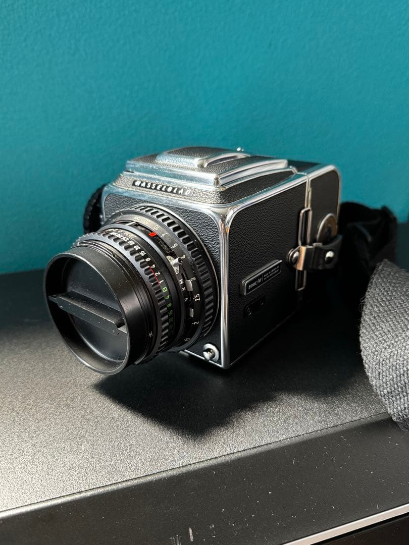 フィルムカメラ HASSELBLAD 500C/M +C80mm F2.8 +A12 Hasselblad 500C/M + Planar 80mm f2.8 + A12 – FLASHBACK CAMERA