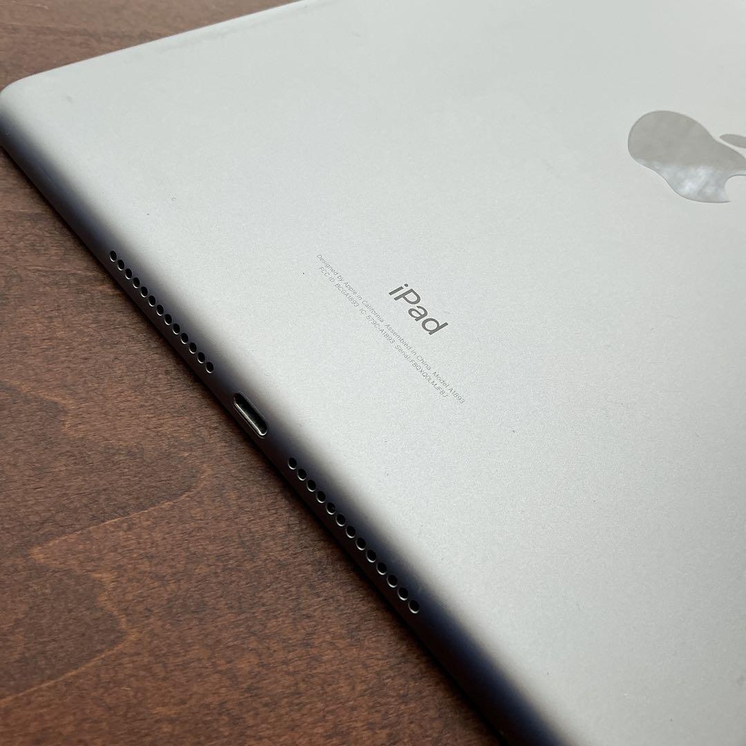 Apple iPad本体第6世代32GBwifiモデル バッテリー最大容量68% - メルカリ